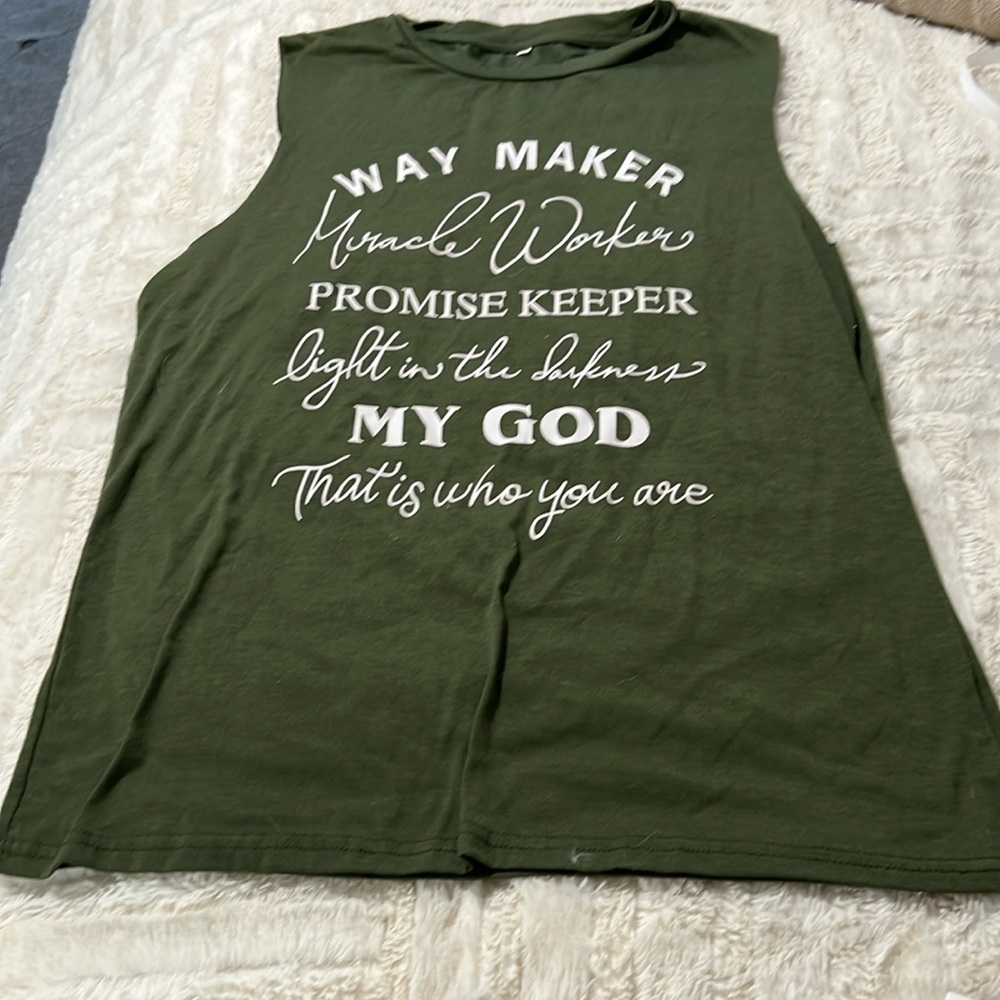 Muscle tank size medium
